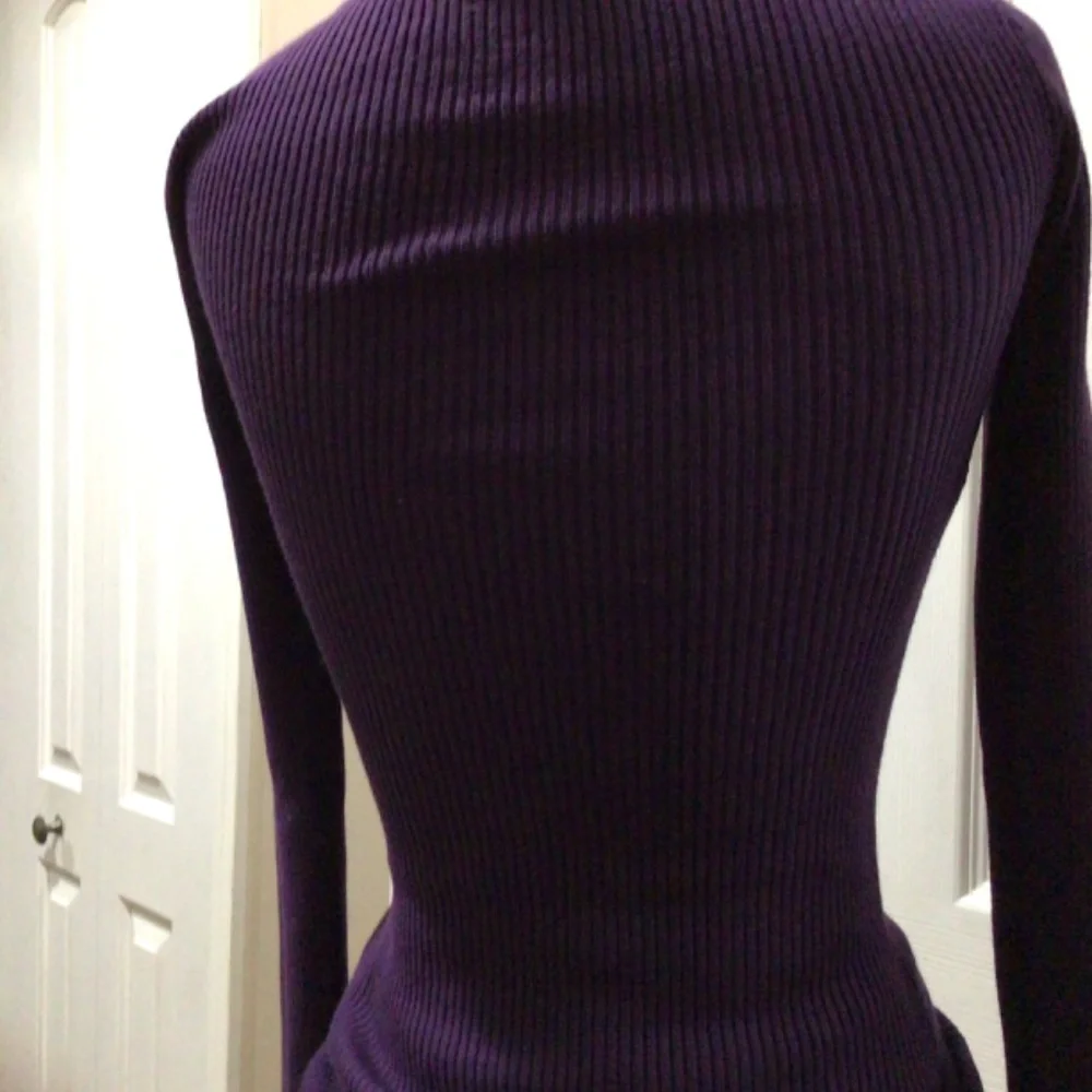 Sweater - Picture 4 of 4